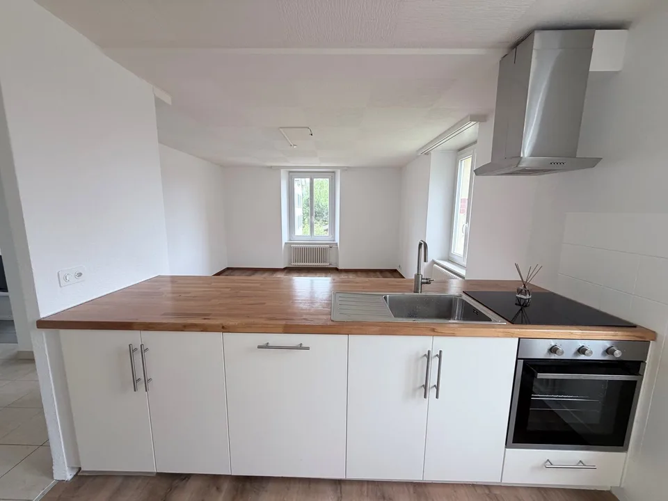Appartamento di 2,5 locali in affitto a Chézard-St-Martin