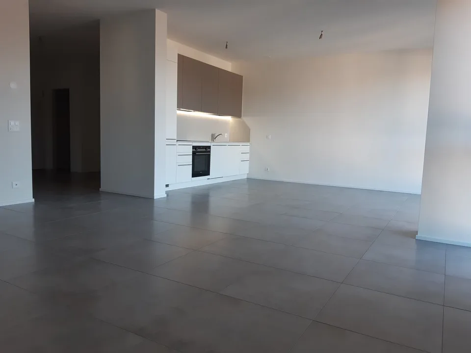 Modernes 3.5-Zimmer-Apartment in Balerna mit Garage