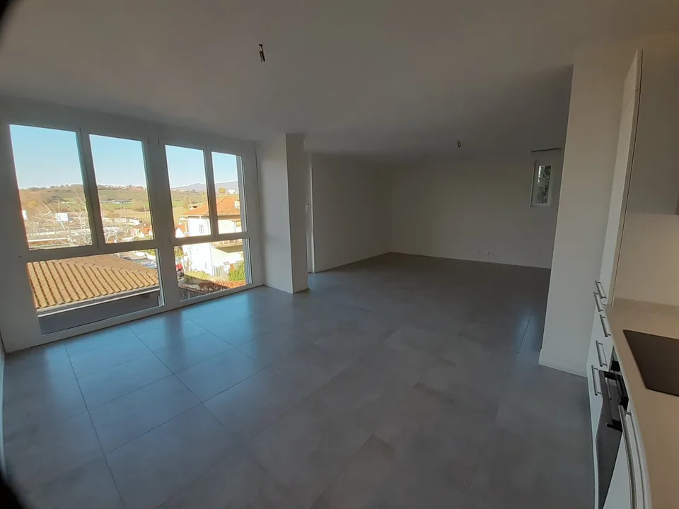 Modernes 3.5-Zimmer-Apartment in Balerna mit Garage