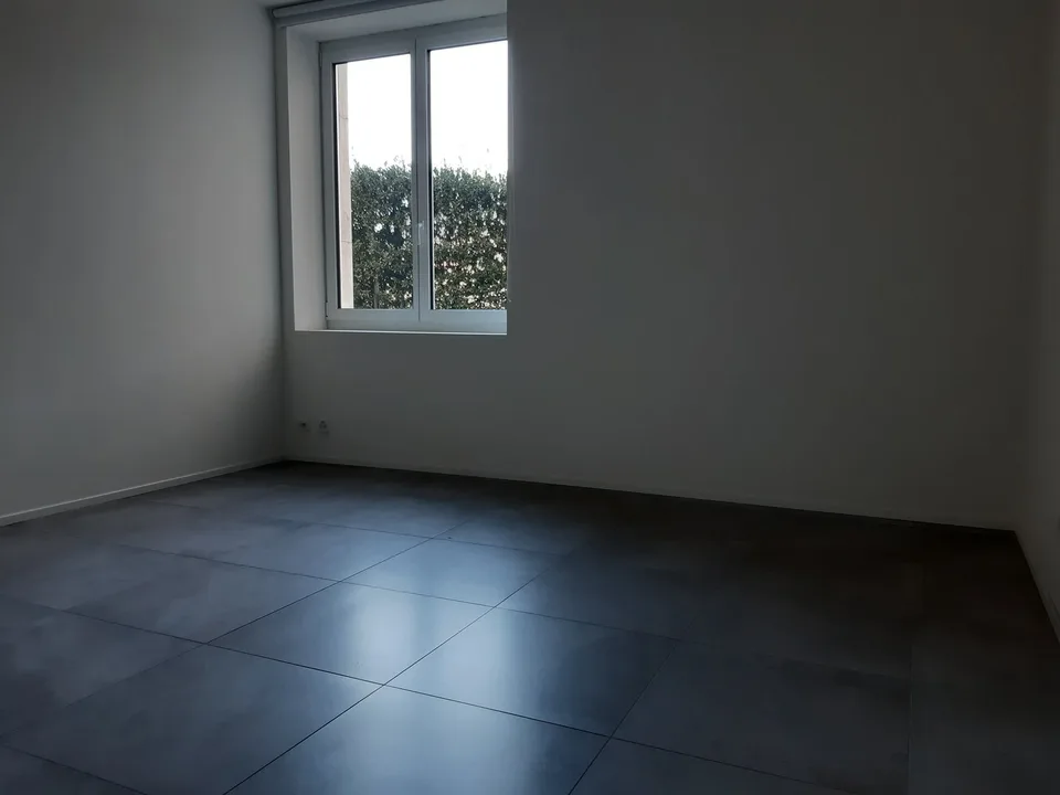 Modernes 3.5-Zimmer-Apartment in Balerna mit Garage