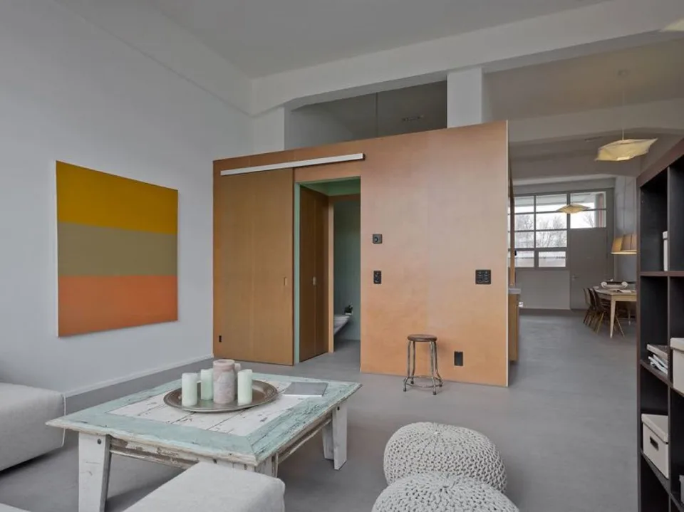 Loft tendance et cool avec espace de sièges extérieurs