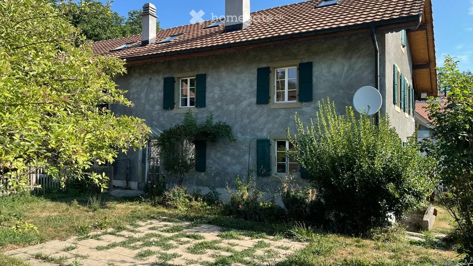 Maison mitoyenne Triplex jardin calme