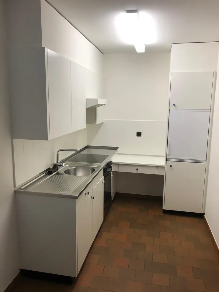 Bello appartamento 1.5 locali vicino a Picassoplatz