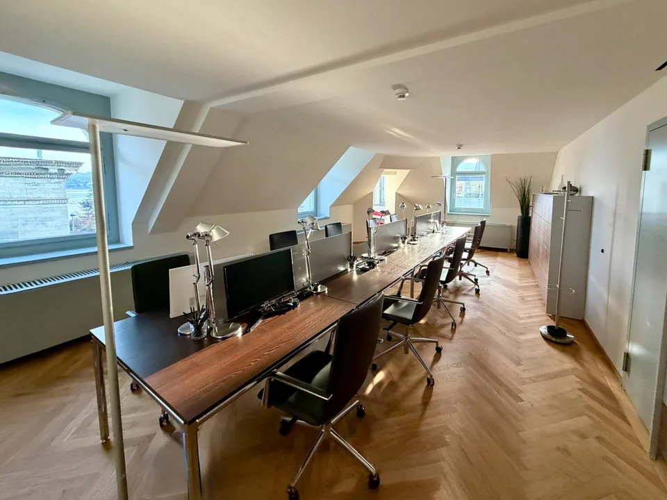 Coworking Arbeitsplatz im Shared Office ab 339 CHF/ Monat. Möbliert und sofort verfügbar.