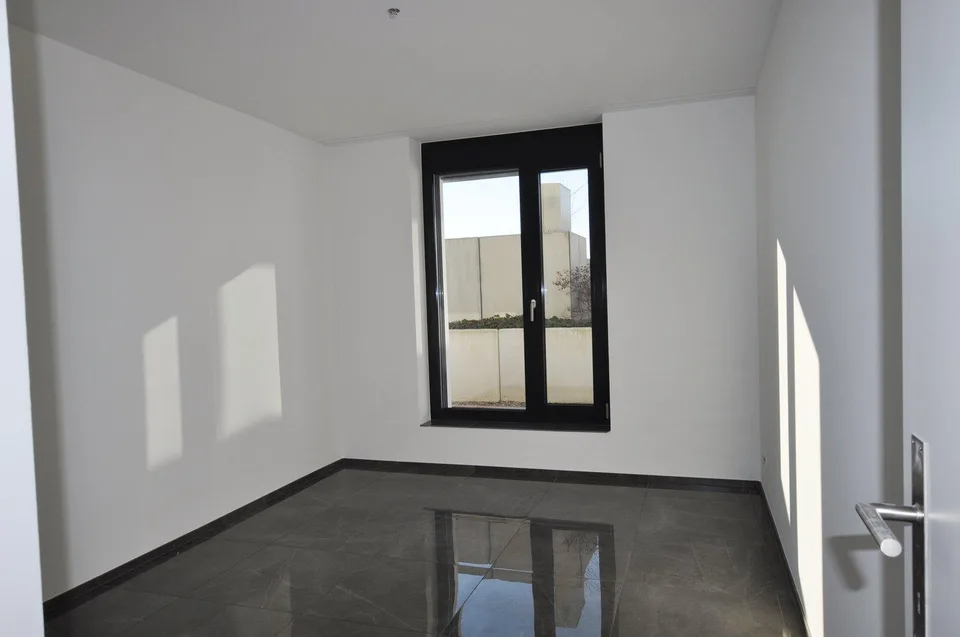 Exklusive, lichtdurchflutete Wohnung mit luxuriösem Innenausbau und hochwertigen Materialien – Foto 9 von 11