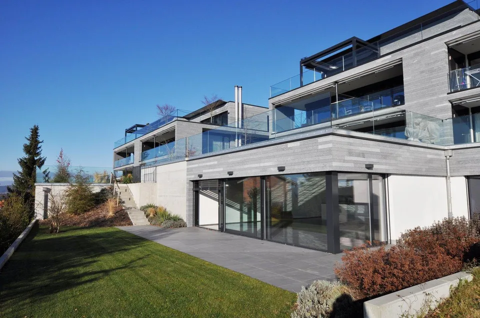 Exklusive, lichtdurchflutete Wohnung mit luxuriösem Innenausbau und hochwertigen Materialien
