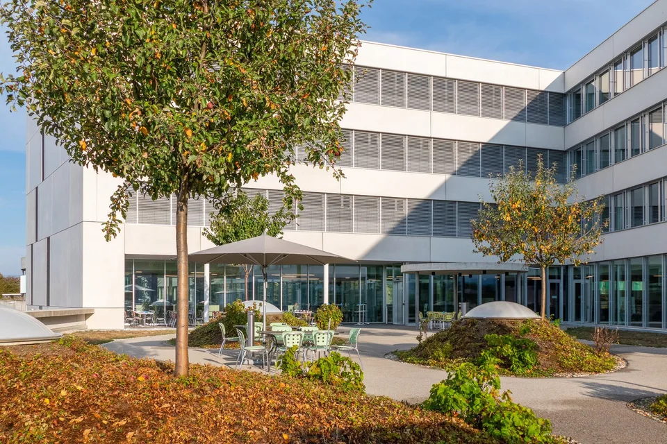 570 m2 - Magnifiques surfaces de bureaux à coté de Biopôle