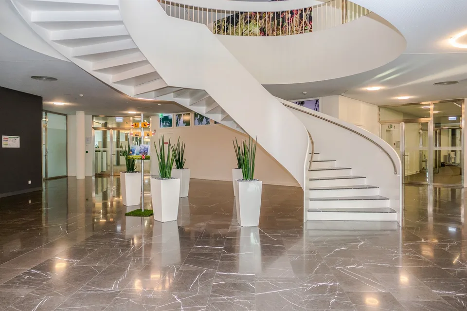 570 m2 - Prächtige Büroflächen neben Biopôle – Foto 8 von 10