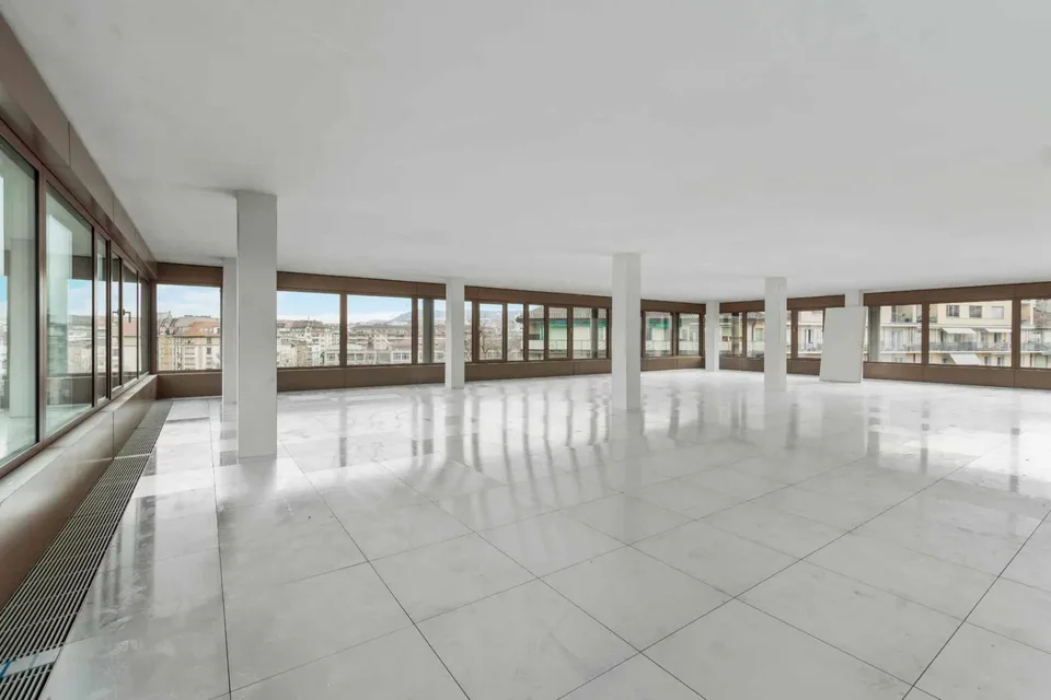 Administrative surfaces delivered turnkey in Acacias
