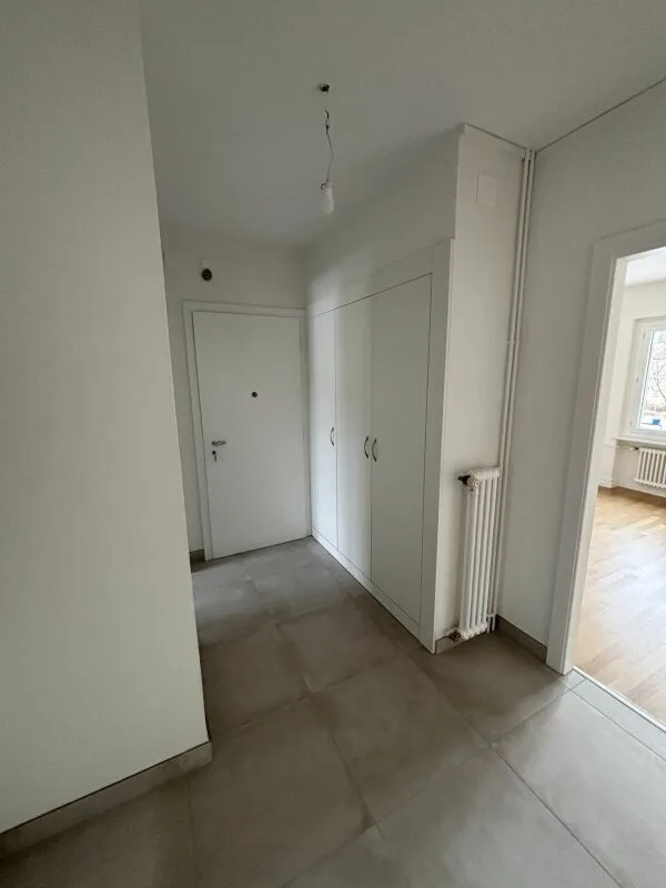 Wohnung mit 3 Zimmern komplett renoviert mit Balkon