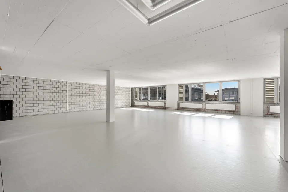 Gestalten Sie Ihre Gewerbefläche auf 402 m² im 1. Obergeschoss