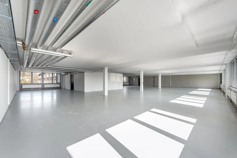 Gestalten Sie Ihre Gewerbefläche auf 402 m² im 1. Obergeschoss