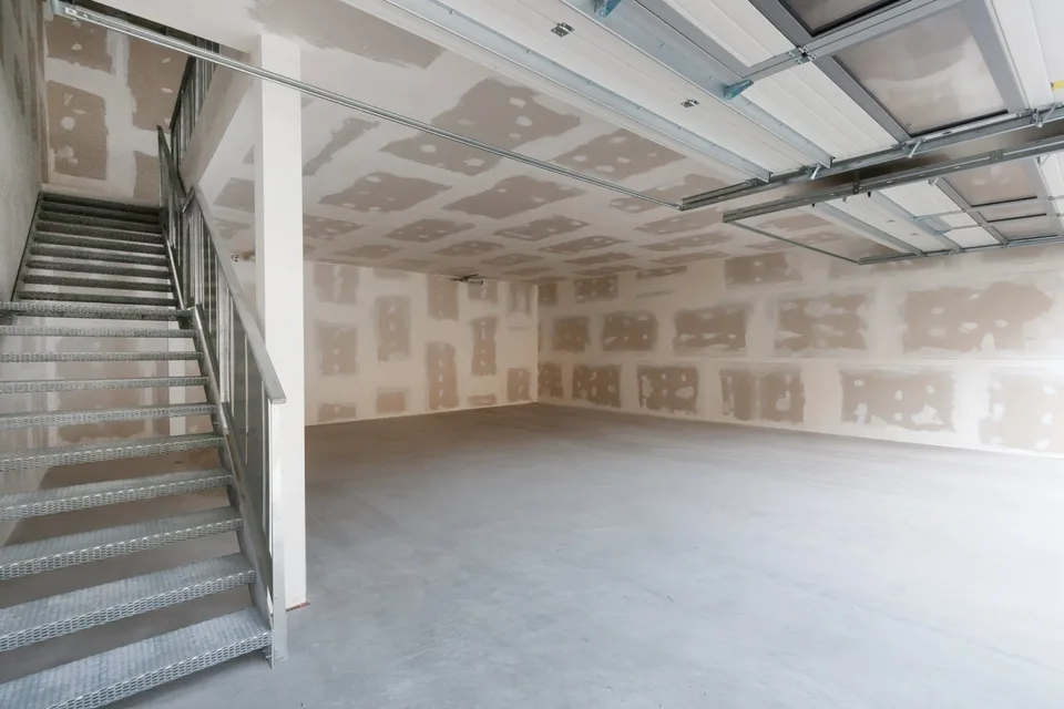 HANGAR 51 - DER MAßGEFERTIGTE BOX FÜR IHRE AKTIVITÄT (BOX 15-16)