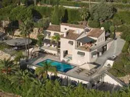 ECCEZIONALE TENUTA SUPER CANNES