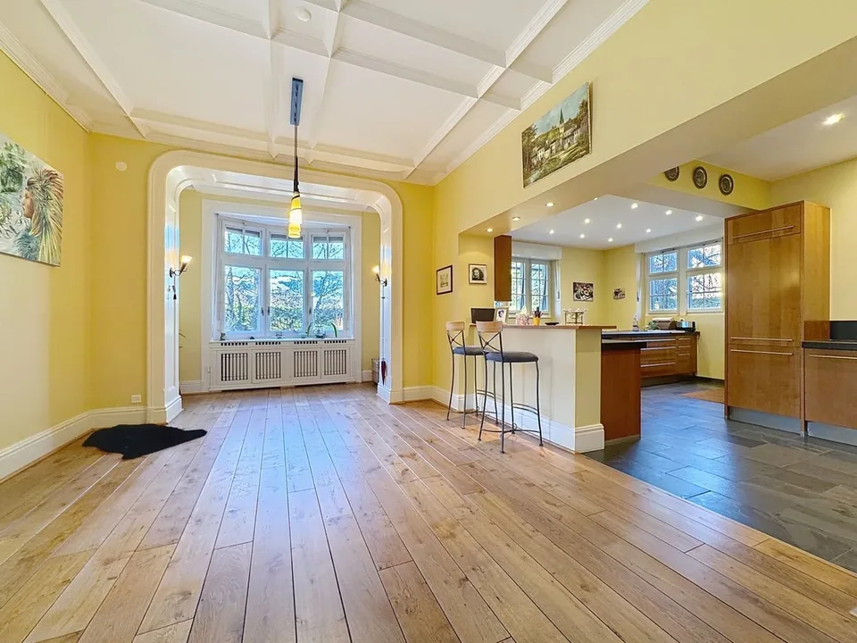 Maison de maître d'exception au coeur d'un parc arboré – photo 8 sur 13
