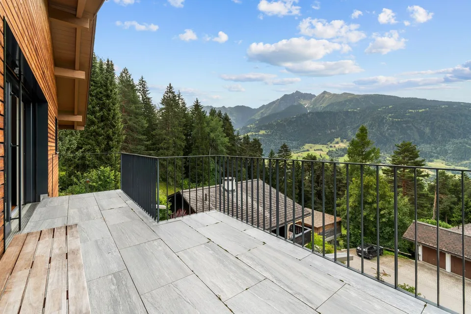 Modernes Zweifamilienhaus als Zweitwohnsitz mit unverbaubarem Bergpanorama