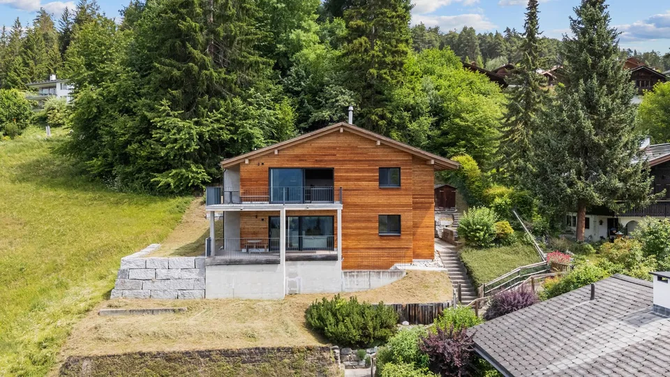 Modernes Zweifamilienhaus als Zweitwohnsitz mit unverbaubarem Bergpanorama