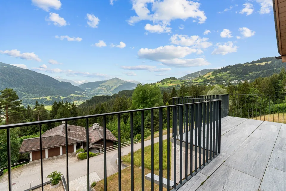 Modernes Zweifamilienhaus als Zweitwohnsitz mit unverbaubarem Bergpanorama