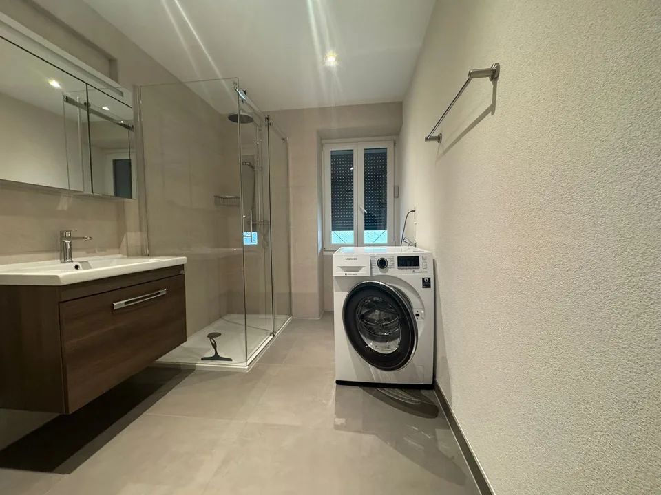 Appartamento nuovo di 2.5 locali con balcone e bella vista a Pont-de-la-Morge