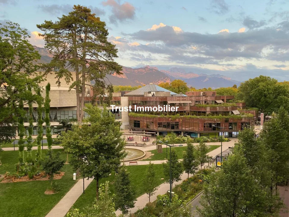 4048. Appartement lumineux de 77 m² au coeur d'Annecy