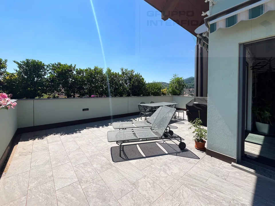 Moderne Dachterrassen-Duplexwohnung