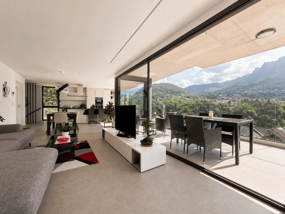 Elegante Casa Bifamiliare  – Moderna, Silenziosa e con Vista sulle Montagne