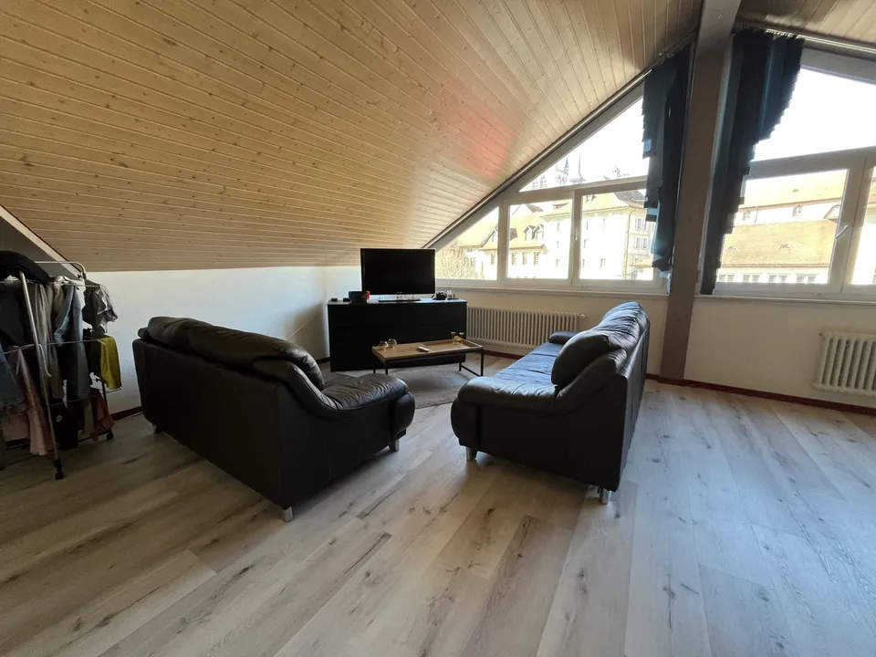 PRÄCHTIGES DACHGESCHOSS MIT Blick AUF DIE ABBATIALE