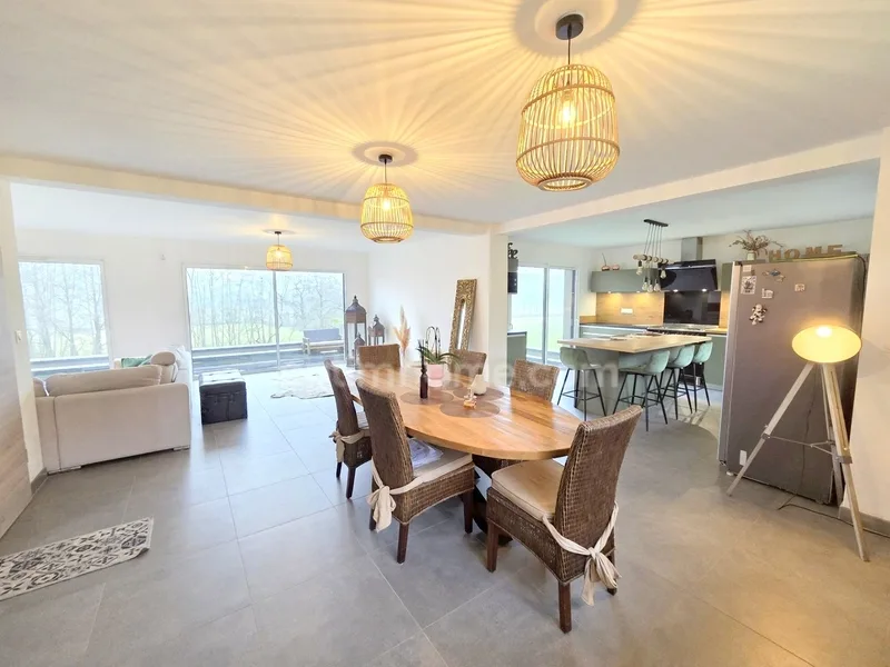 Neues Haus zum Verkauf!! 3 Schlafzimmer + ein Elternsuite im Erdgeschoss