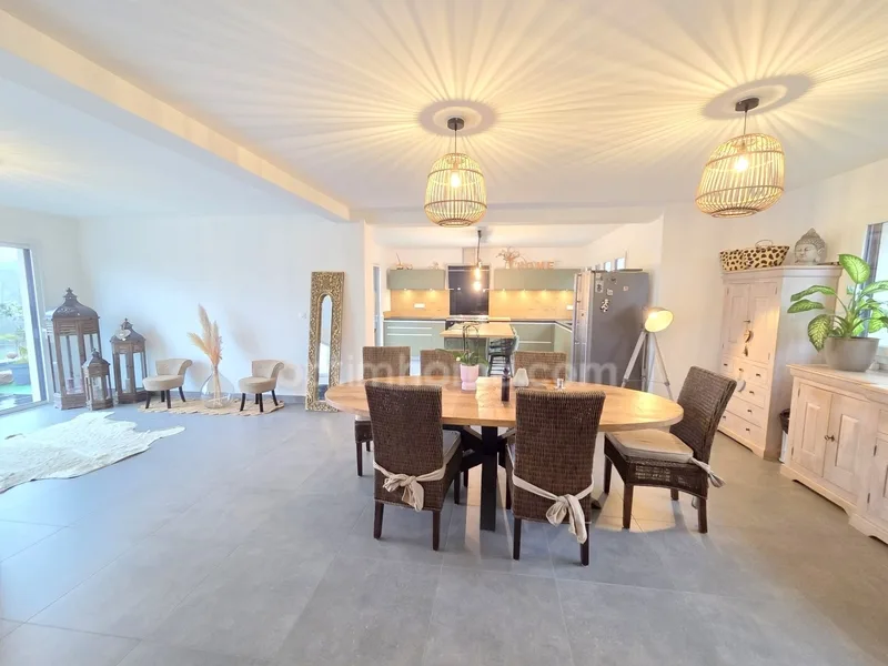 Neues Haus zum Verkauf!! 3 Schlafzimmer + ein Elternsuite im Erdgeschoss – Foto 9 von 13