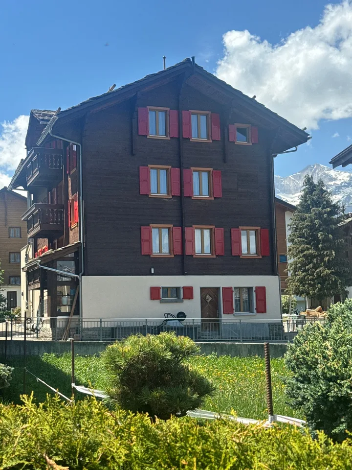 Zentral gelegenes MFH mit 4 Wohnungen