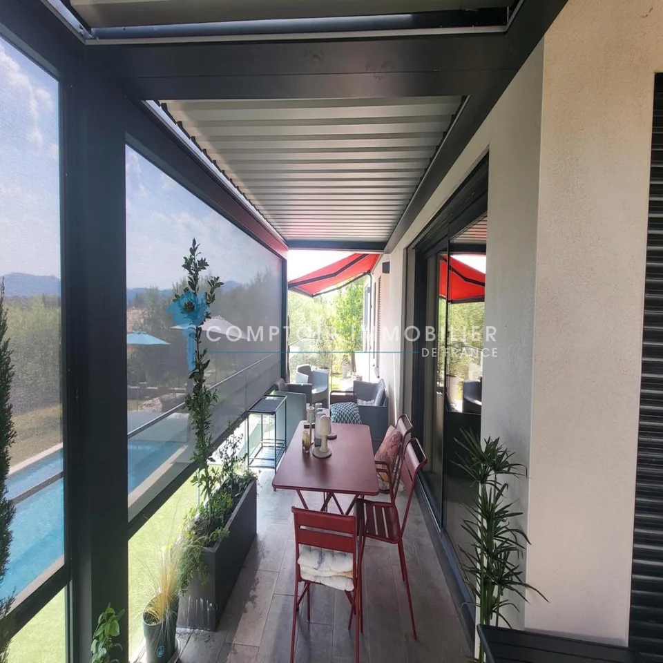 FRANCE: Magnifique villa contemporaine en viager occupé avec rente.