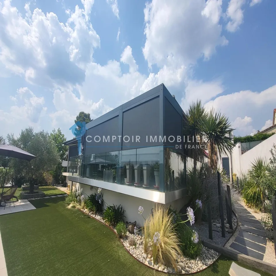 FRANCE: Magnifique villa contemporaine en viager occupé avec rente.