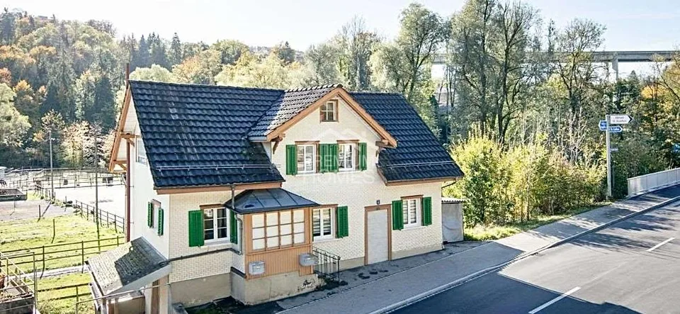 MEHRGENERATIONENHAUS MIT HERZ