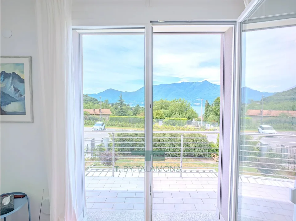 Appartamento moderno con terrazza e vista panoramica in una residenza elegante – foto 9 di 13