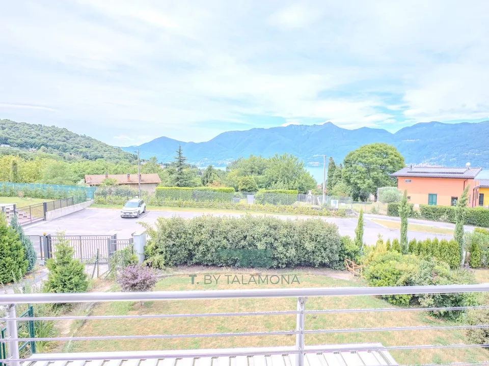 Appartamento moderno con terrazza e vista panoramica in una residenza elegante – foto 10 di 13