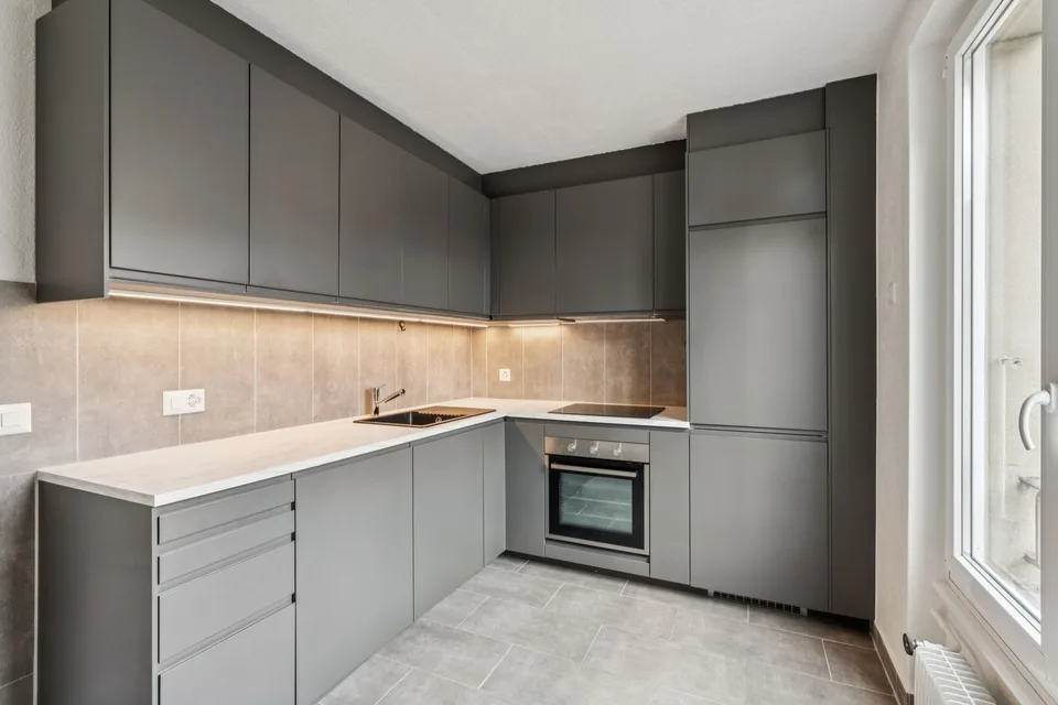 Bright 3.5-room apartment renovated in the village center