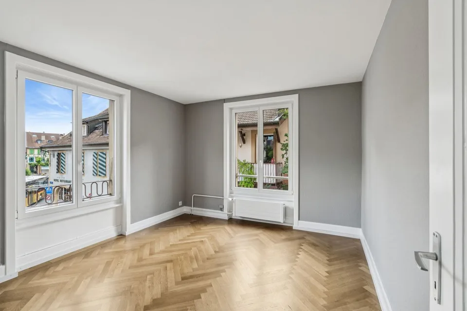 Bright 3.5-room apartment renovated in the village center