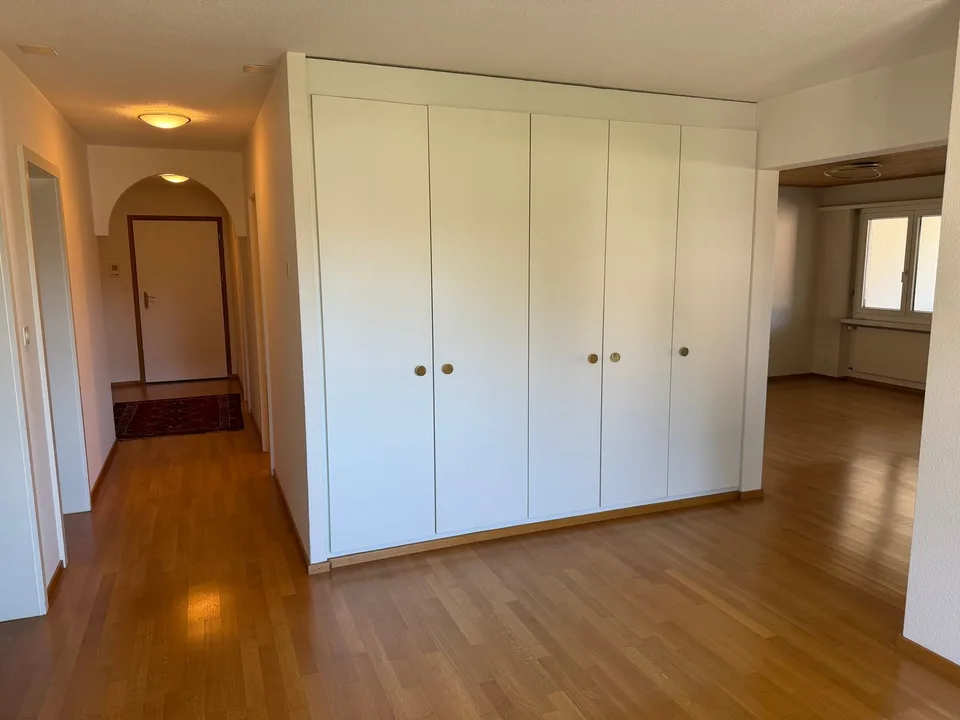 Affascinante appartamento di 5 locali con balcone e vista panoramica ad Altdorf – foto 6 di 14