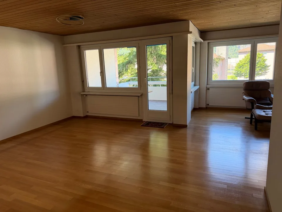 Affascinante appartamento di 5 locali con balcone e vista panoramica ad Altdorf – foto 7 di 14