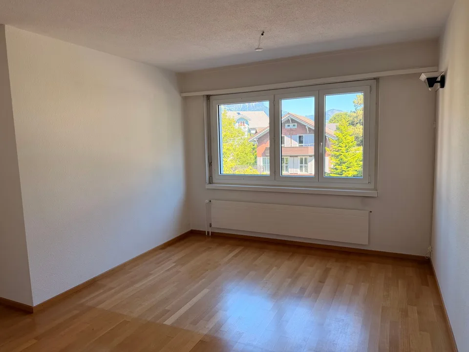 Affascinante appartamento di 5 locali con balcone e vista panoramica ad Altdorf – foto 9 di 14
