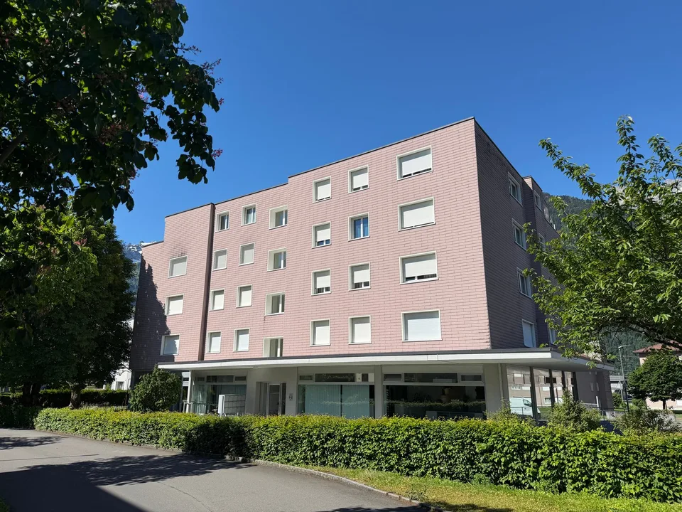 Charmante 5-Zimmerwohnung mit Balkon und schöner Aussicht in Altdorf