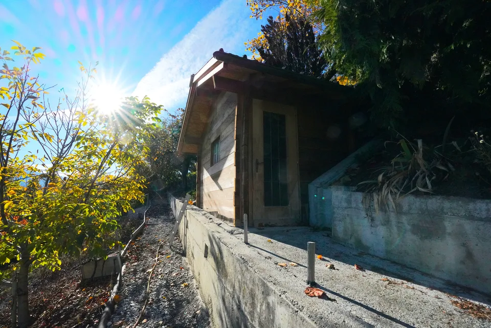 VILLA 6,5 ZIMMER MIT 2,5 ZIMMER WOHNUNG UNVERGLEICHLICHER AUSBLICK / VENTHÔNE