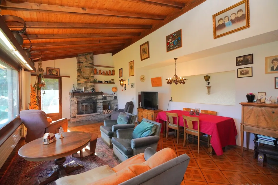 VILLA 6,5 ZIMMER MIT 2,5 ZIMMER WOHNUNG UNVERGLEICHLICHER AUSBLICK / VENTHÔNE