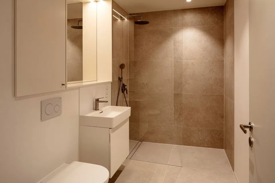 Maisonette-Gartenwohnung mit Pool in Riehen --- Duplex garden flat with a pool in Riehen