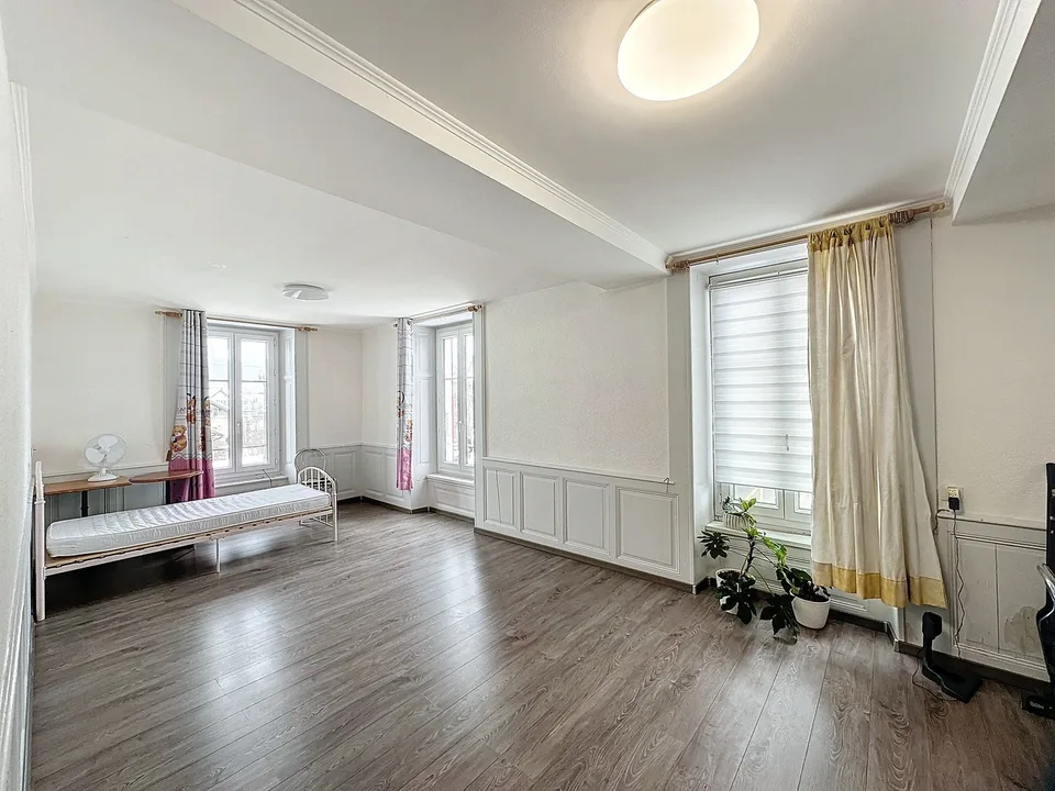 Edificio misto con ristorante – foto 12 di 13