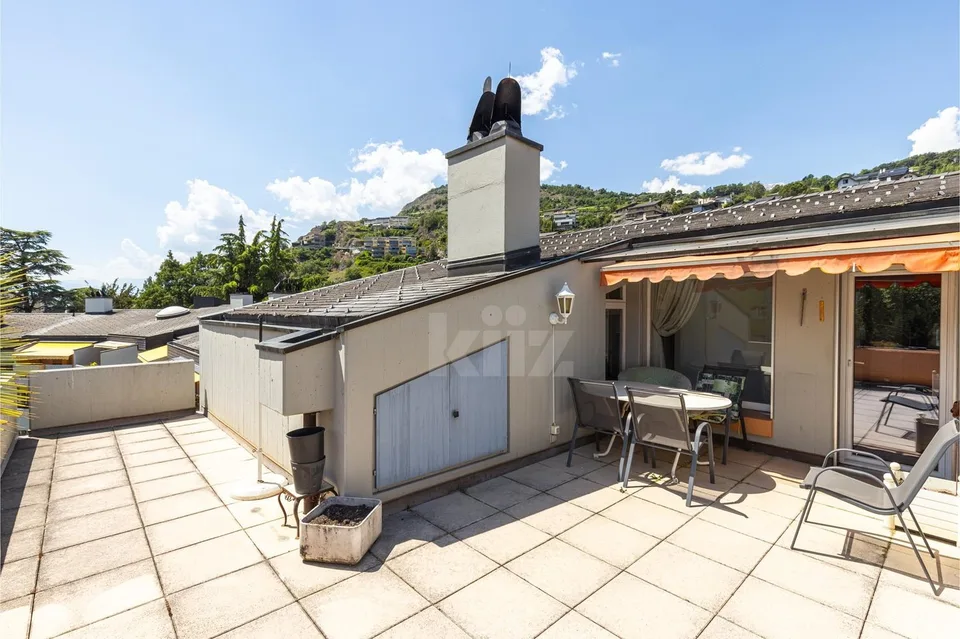 Appartement im letzten Stock mit Terrasse