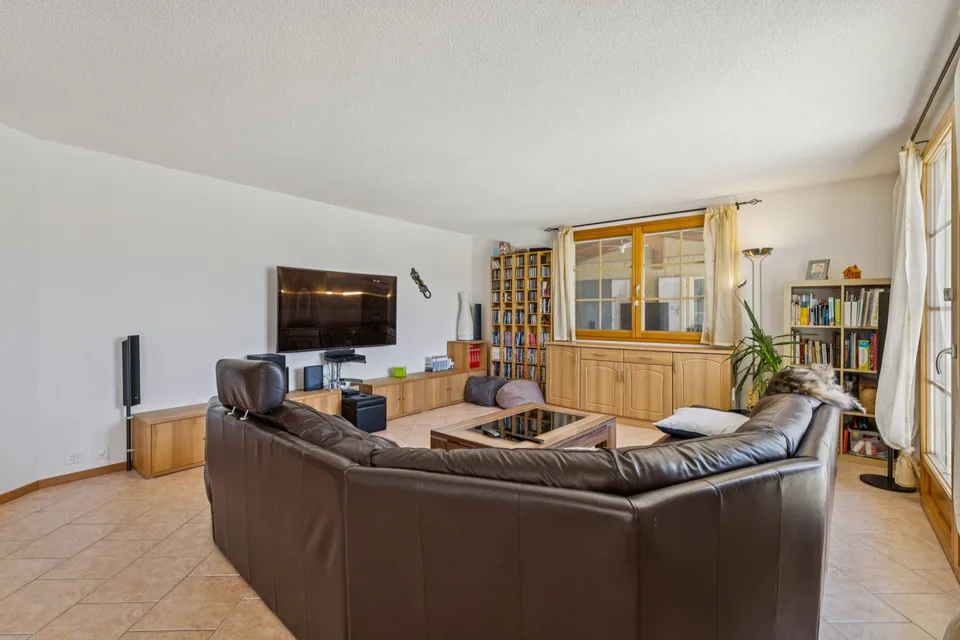 Individual villa with annexes