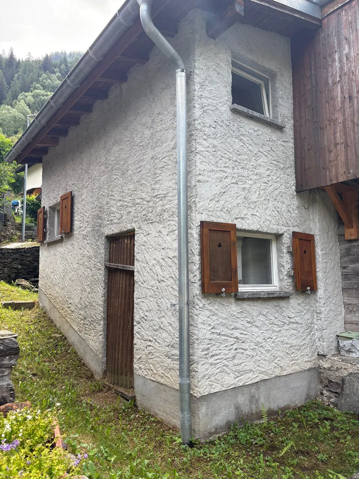 Bergbauernhof und Stall, mit Parkplatz, in Rossa, Graubünden – Foto 22 von 26