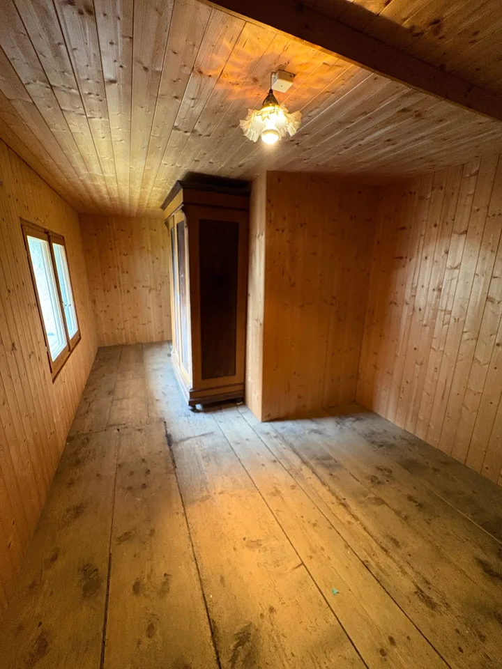 Bergbauernhof und Stall, mit Parkplatz, in Rossa, Graubünden – Foto 19 von 26