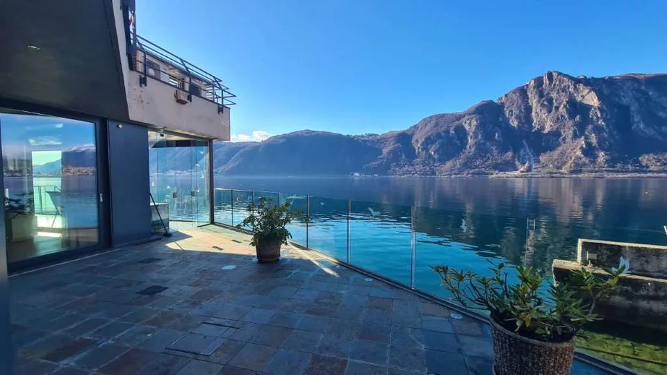 EXKLUSIV IN CAMPIONE D'ITALIEN: 4,5-Zimmer-Wohnung MIT SEEBLICK